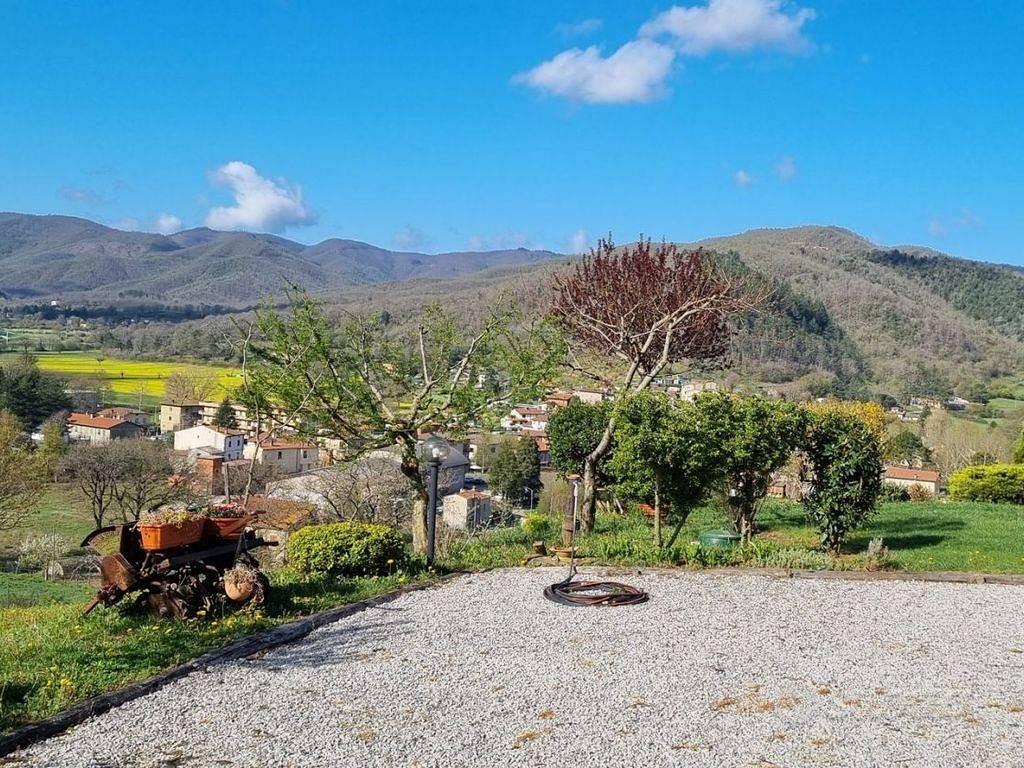 Rustico / Casale di 350 m² con 4 locali e box auto - Vista 4