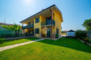 VILLA A SCHIERA A VALEGGIO SUL MINCIO