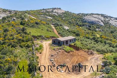 Arzachena | Loc. Cuccu | Casa colonica con 1 ettar