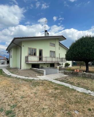 AMPIA CASA INDIPENDENTE CON GIARDINO E DEPOSITO