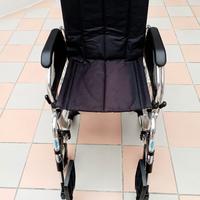 Carrozzina per anziani