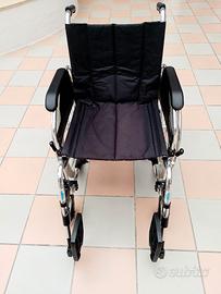 Carrozzina per anziani