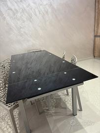 Tavolo in vetro + 6 sedie design (Trattabile)