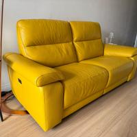 Divano tre posti di pelle