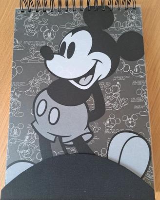 Blocco da disegno nuovo con matite Disney