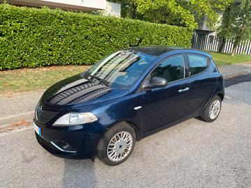 Lancia Ypsilon 1.2 69 CV 5 porte Silver