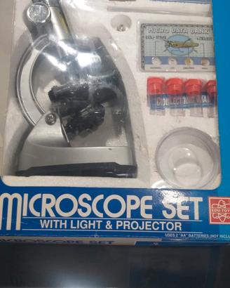 Microscopio giocattolo vintage