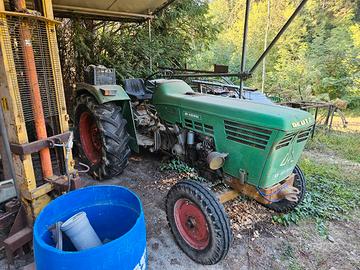 Trattore agricolo