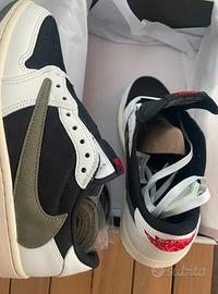 Scarpe da basket basse Travis Scott x Air Jordan42