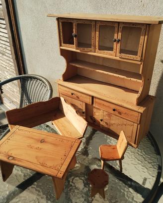 sala in legno per bambole anni 60