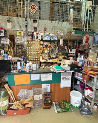 Arredo Ferramenta: scaffalature e cassettiere