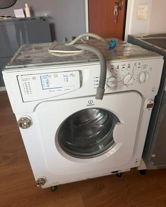 Lavatrice indesit a incassso