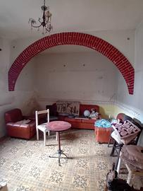 Casa campidanese su due livelli con garage
