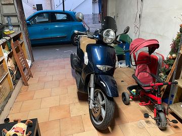 Aprilia scarabeo 500