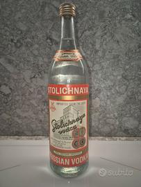 Bottiglia Vintage Stolichnaya Vodka URSS Sovietica