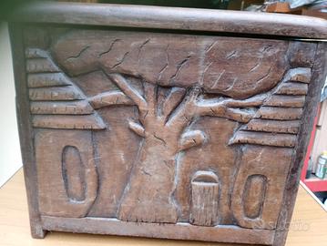 Cassa legno portaoggetti manufatto cesellato a man
