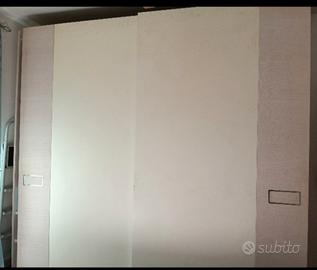 armadio a doppie ante
