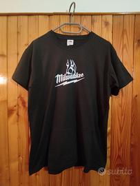 T-shirt con stampa nuova