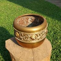 Antico e raro vaso in ottone