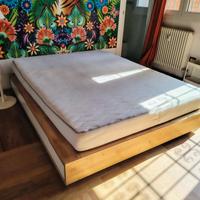 Letto a due piazze con materasso 