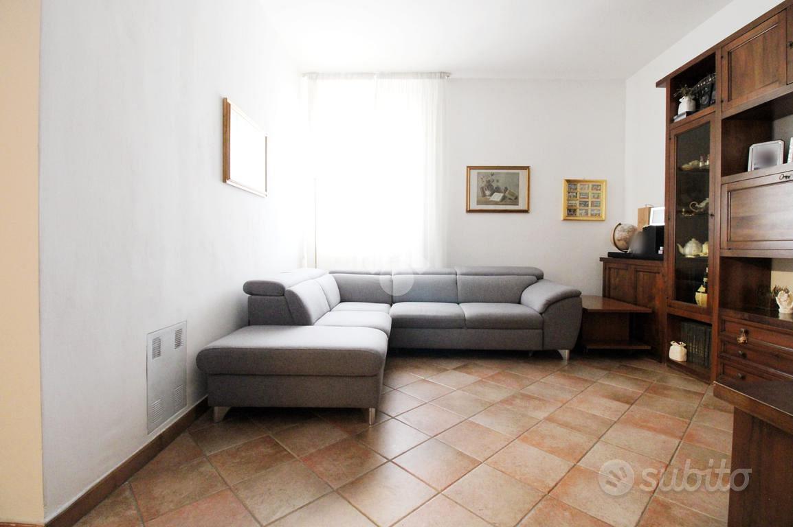 5 LOCALI A PRATO