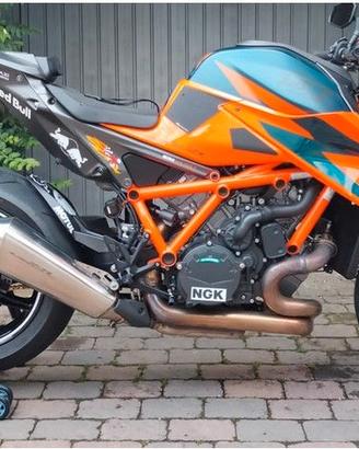 KTM SUPER DUKE 1290R