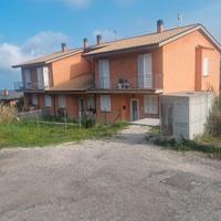 Casa cielo terra a schiera