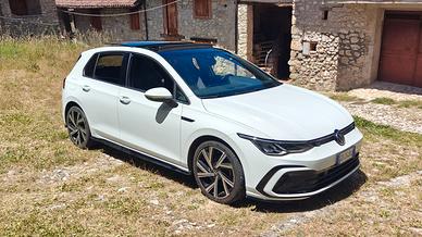 Golf VIII 1.5 etsi evo R-Line 130cv dsg