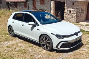 Golf VIII 1.5 etsi evo R-Line 130cv dsg
