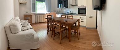 Reggio Emilia camera + balcone e posto auto