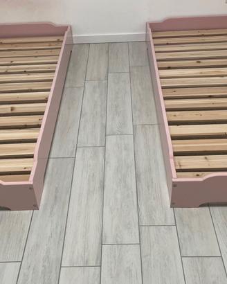 2 LETTI MONTESSORIANI IMPILABILI IN LEGNO DI PINO