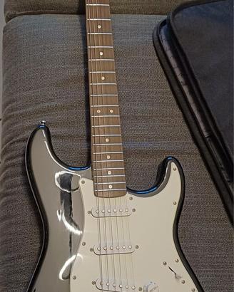Chitarra elettrica Squier Bullet Stratocaster 