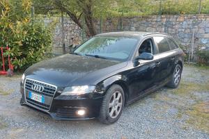 Audi A4 2.0 TDI 04/2011 221.000 km con 2 set ruote