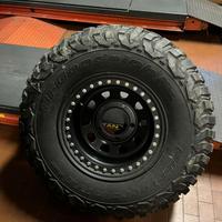 Gomme con cerchi per Defender Land Rover