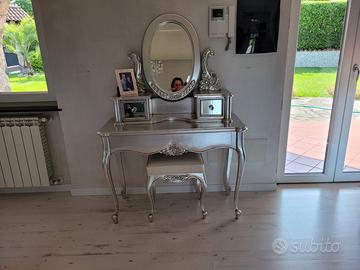 Set mobile da trucco con sgabello – stile raffina