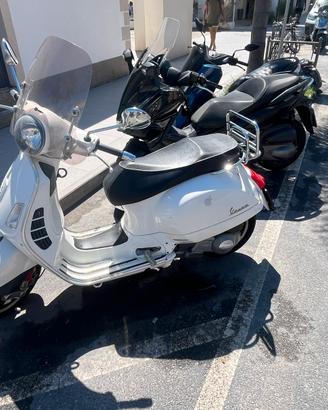 Piaggio vespa 300 i sport 2700euro