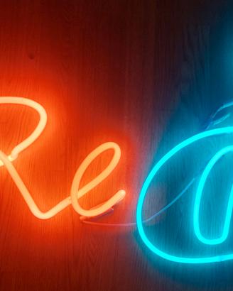 Lettere neon Red Bull 