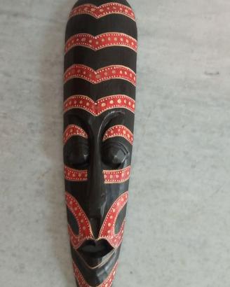 Maschera tribale africana in legno