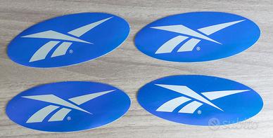 adesivo Reebok ovale e rettangolare
