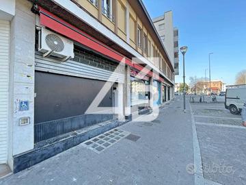 NEGOZIO - 88 M² - PIAZZALE CELLA, 64 (UD)