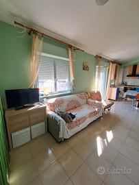 Trilocale con balconi e posto auto privato