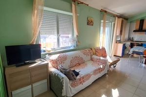 Trilocale con balconi e posto auto privato