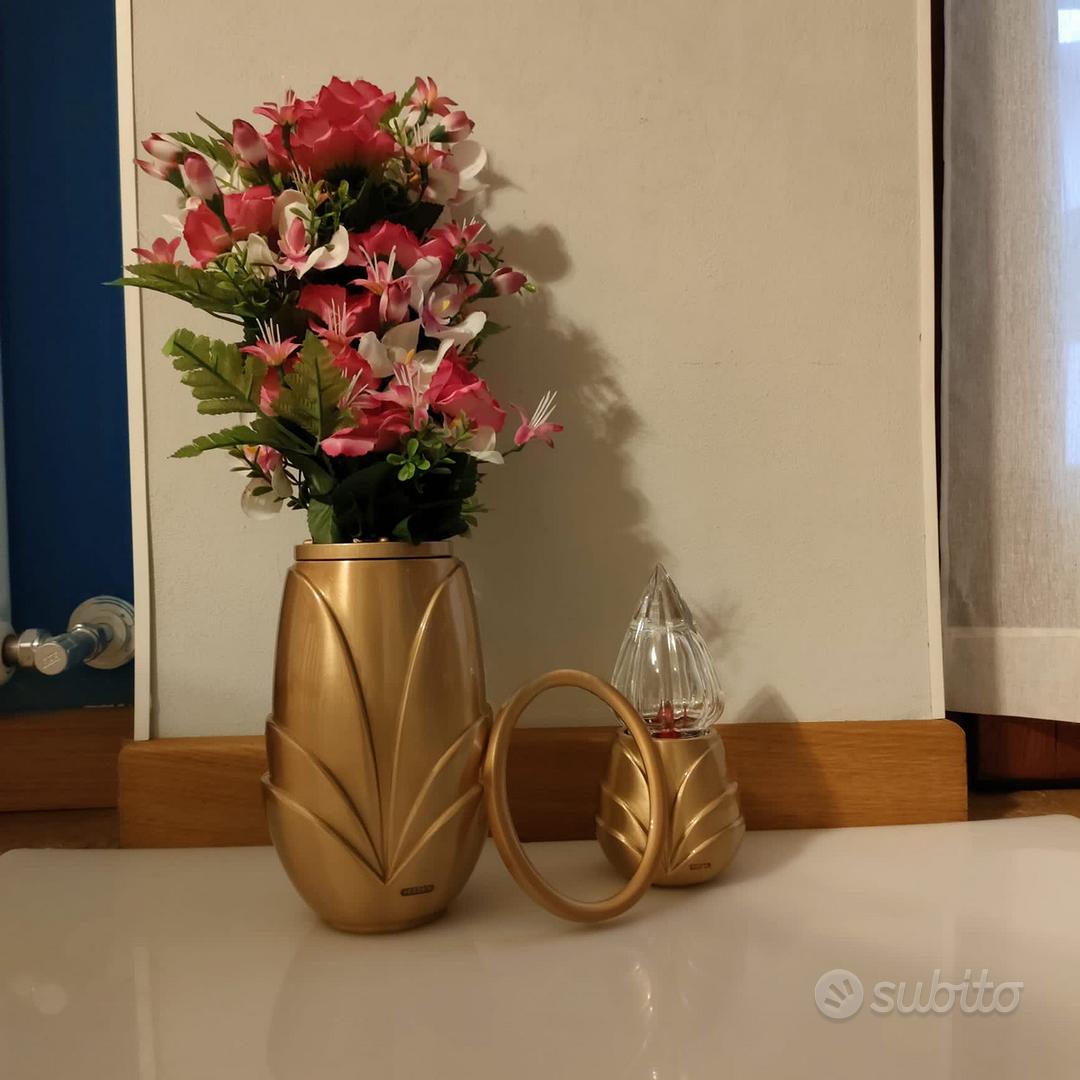Set funerario con vaso fiori lumino e cornice foto - Arredamento e  Casalinghi In vendita a Novara