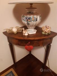 tavolino ad angolo in radica di noce lati 50 h78