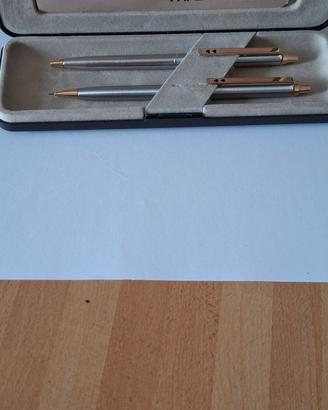 copia penne sfera e matita