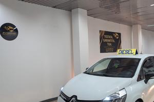 Renault Clio 2015 Bicolore LED - Full Opt. - Pront