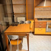 Cucina completa di forno lavatrice e lavastivigli