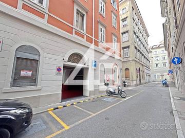 AUTORIMESSA - 86M² - VIA MAIOLICA 14B, TRIESTE