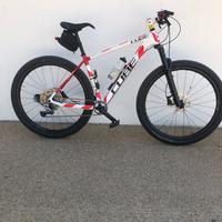 Mtb Cube telaio in carbonio  M cerchi dt swiss 29"