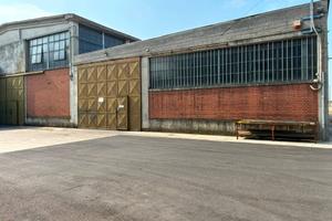 Immobile di 600 m² a Piobesi Torinese